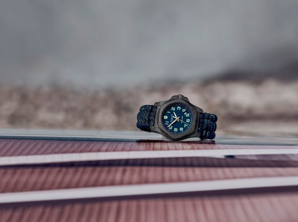 Victorinox I.N.O.X. Carbon 241860
